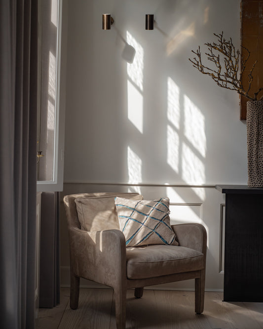 Handmade beige and blue wool cushion – 3D texture by The Tuftista