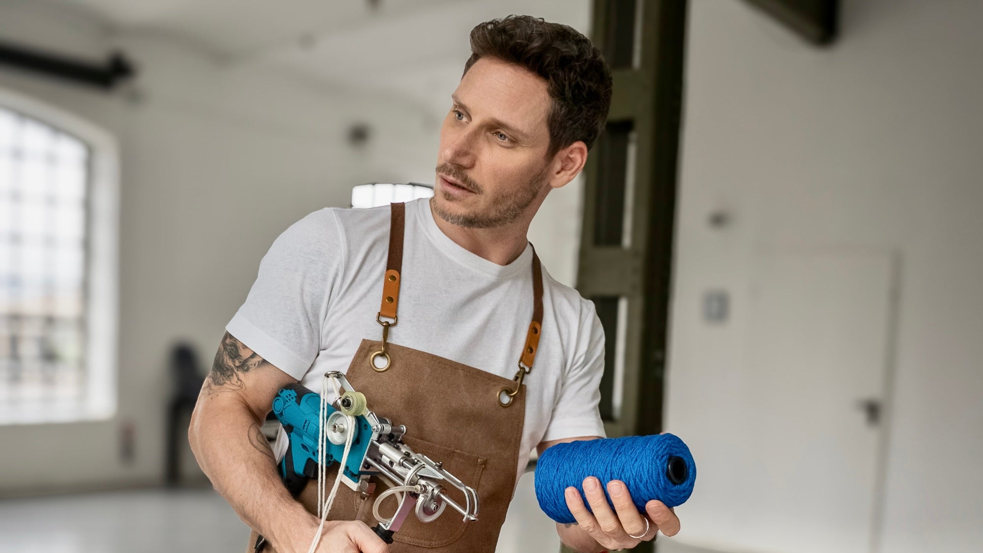 Oliver Pusztai fiber artist in the studio